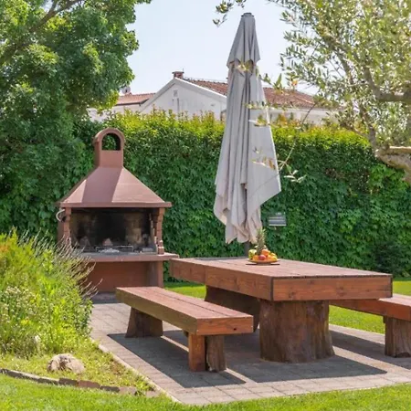 Апартаменти Maj - Ana - Luxury Family With Pool Пореч