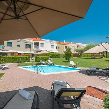 Maj - Ana - Luxury Family With Pool Apartman