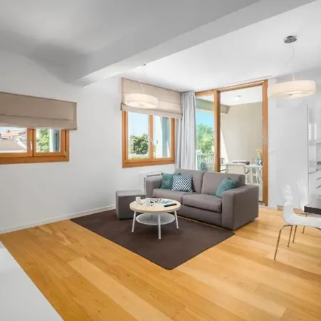 Maj - Ana - Luxury Family With Pool Apartment *