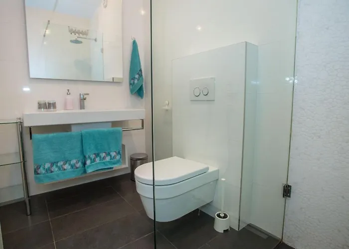 Maj - Ana - Luxury Family With Pool