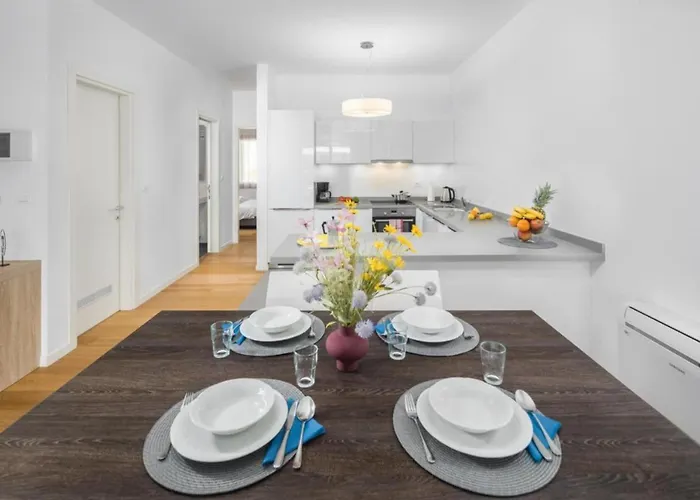 Maj - Ana - Luxury Family With Pool