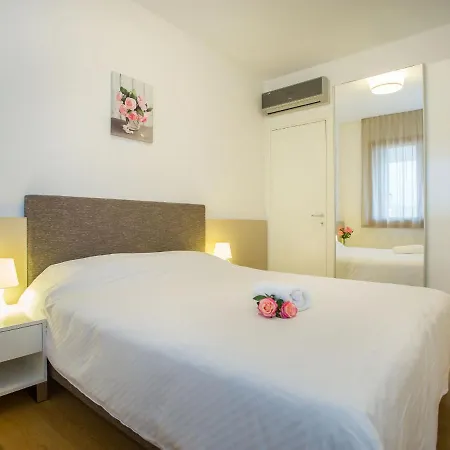 Maj - Ana - Luxury Family With Pool